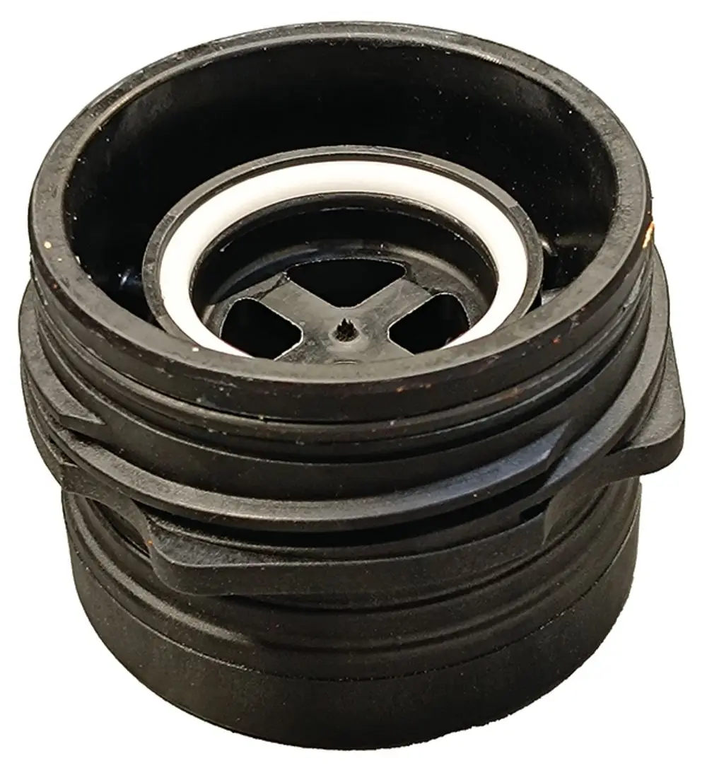 Adapter aus schwarzem Kunststoff mit einem weißen Ring. Kennzeichnet ein zentrales, sternförmiges Loch, kein Logo sichtbar. Verwendung im Bereich der Filtersysteme von Syr.